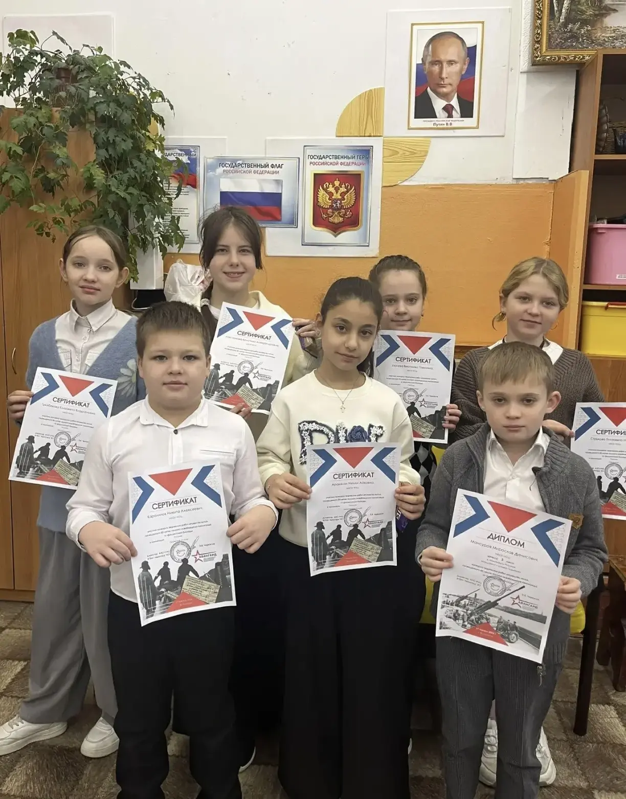 Наши ученики радуют и себя, и педагогов, и родителей! Призерами районного конкурса чтец...