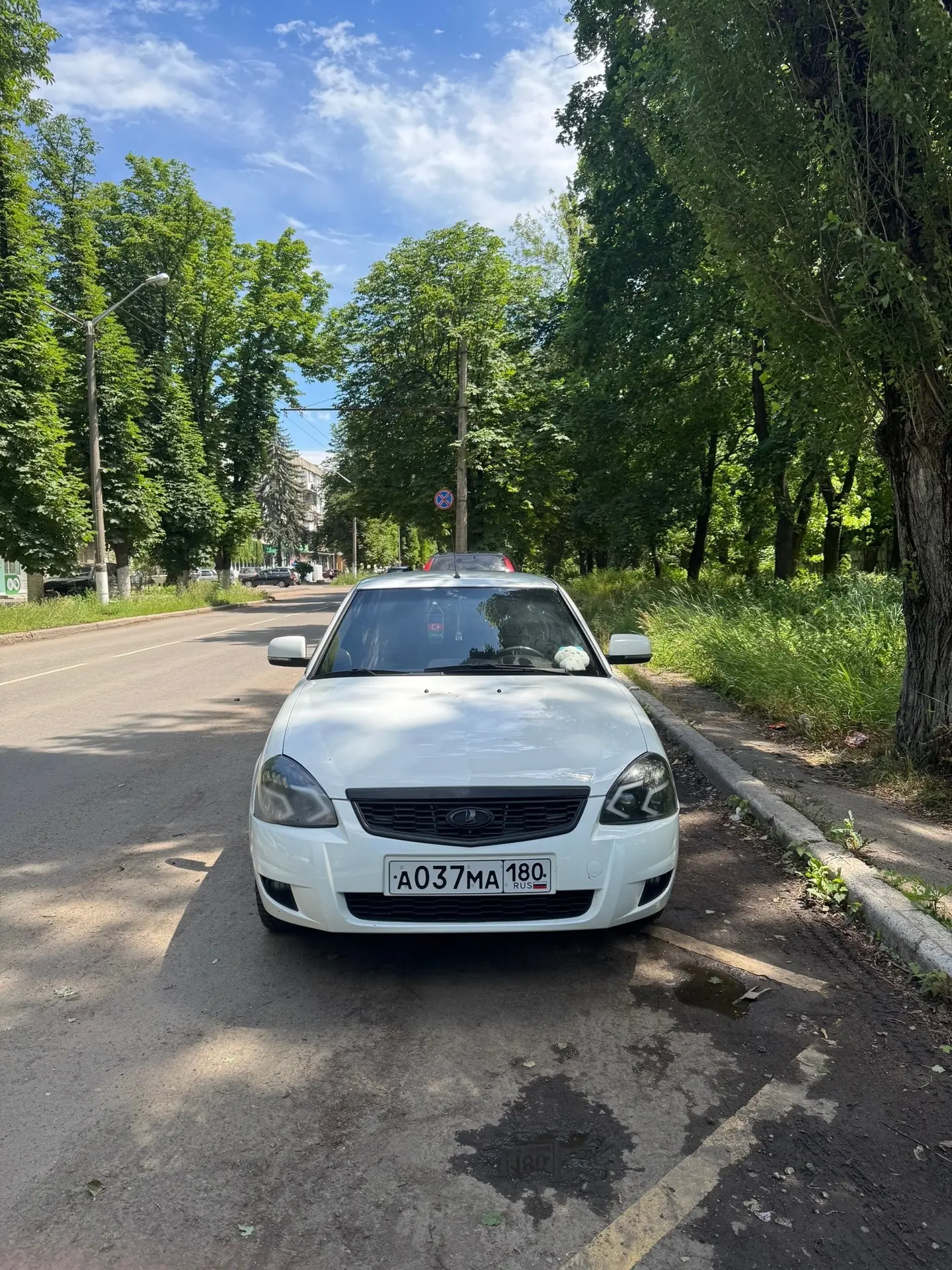 Добрый день. В Продаже Приора 2 (2014) . В хорошем состоянии , на фото видно состояние автомобиля. В