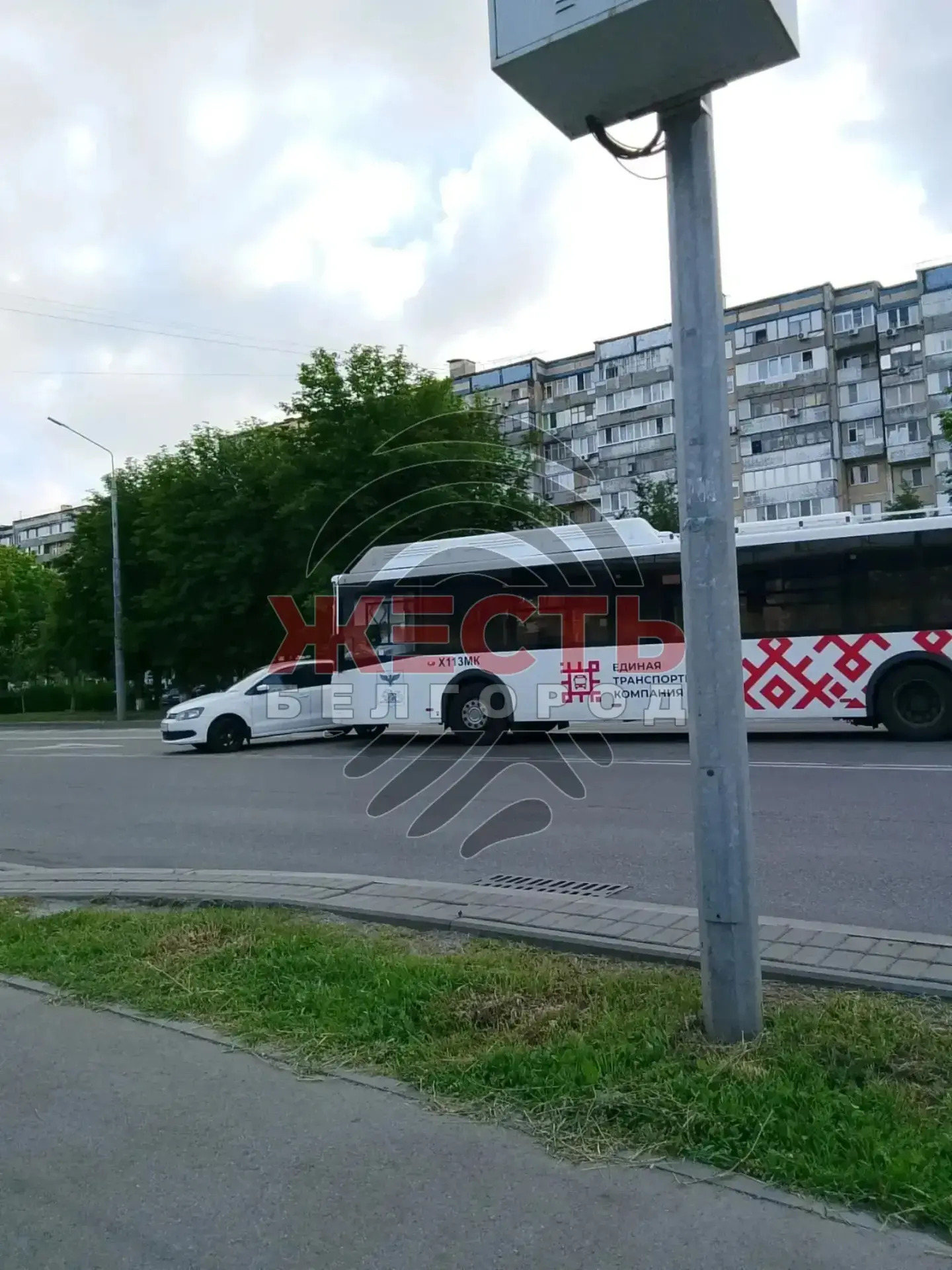 🚍💥🚙 ДТП напротив «Ленты» на Щорса. 

Подробности пока неизвестны.