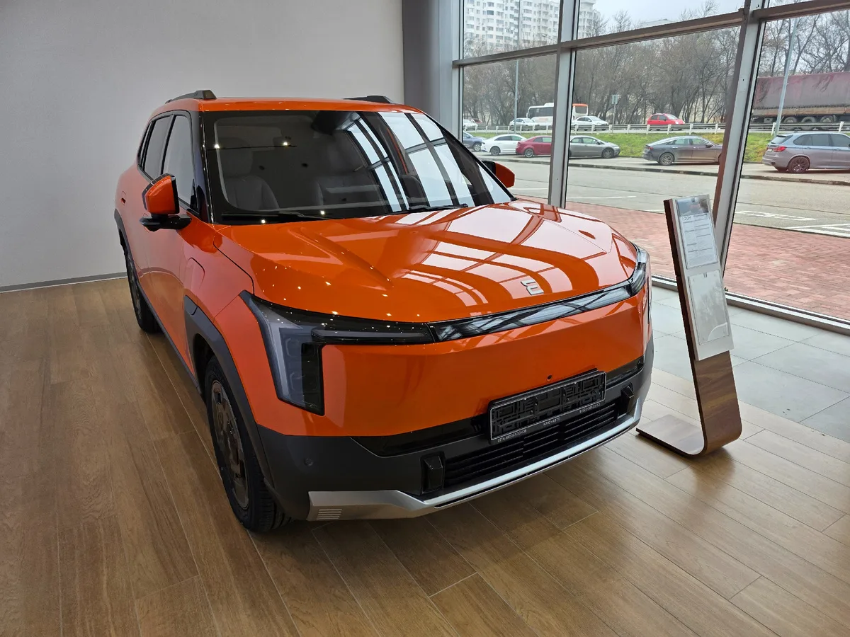 EVOLUTE i-JOY — российский электрокроссовер со скидкой 925 000 ₽ от государства