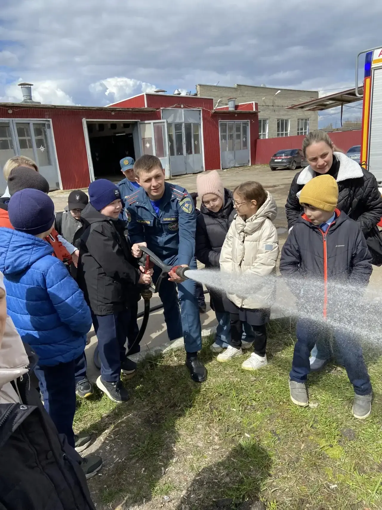 День пожарных: в гостях у героев  🔥Ученики 2 класса Б (классный руководитель Кирдяшкина Н.Ф.) - побы