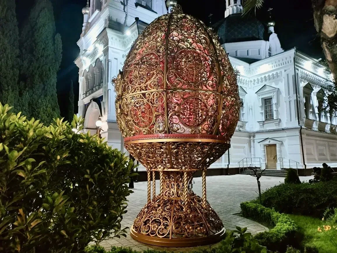 🕊 Сочинская полиция поздравляет горожан со Светлой Пасхой!