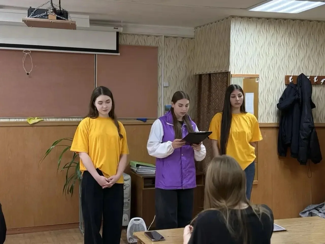 Специалисты Центра молодежных проектов совместно с представителями волонтерского отряда...