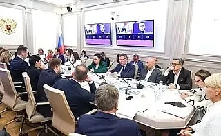 СРО «МиР» приняла участие в круглом столе в Совете Федерации 

⚡️Председатель Совета СРО «МиР» Анато