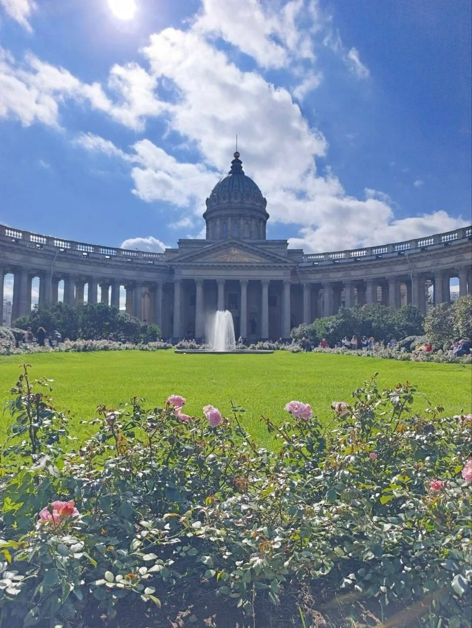 ⛅️ С добрым утром, любимый Петербург! Сегодня нас ожидает небольшое потепление