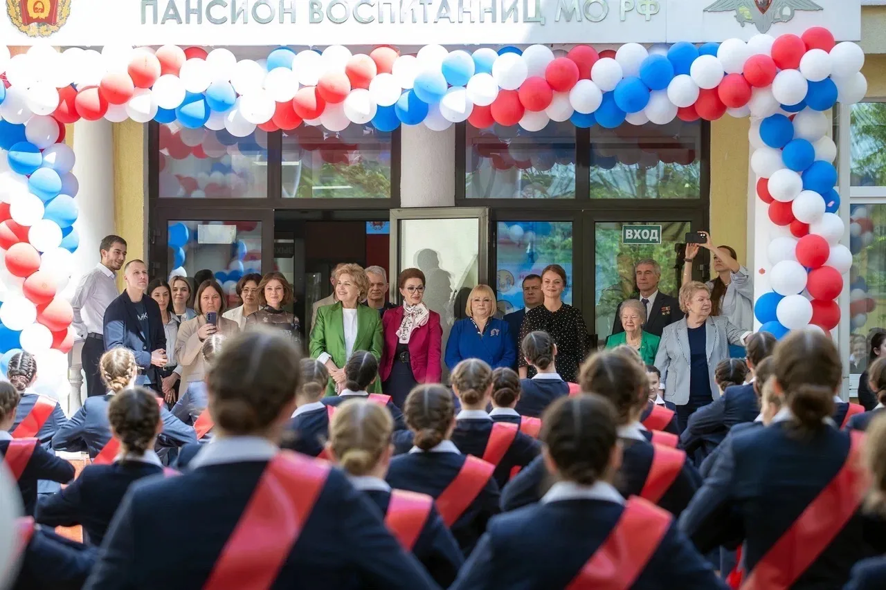 Выпускницы Московского кадетского корпуса «Пансион воспитанниц Министерства обороны Российской Федер