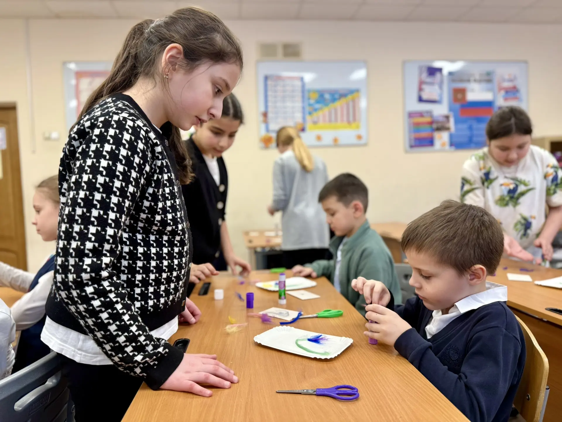 Подснежник – улыбка весны!  🌸В начальной школе с обучающимися 1 классов прошёл мастер-класс «Первый 