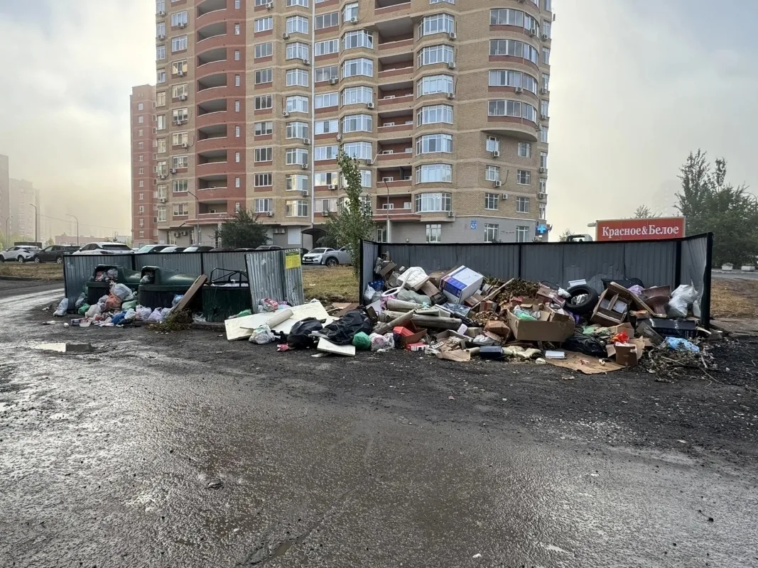 Оренбург снова пестрит горами мусора