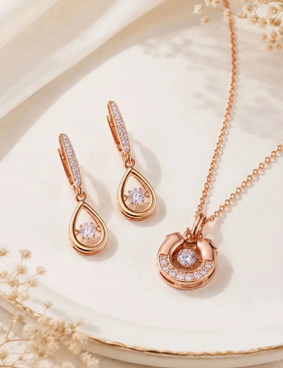 🌸 Невероятно нежная новинка с танцующими фианитами ✨