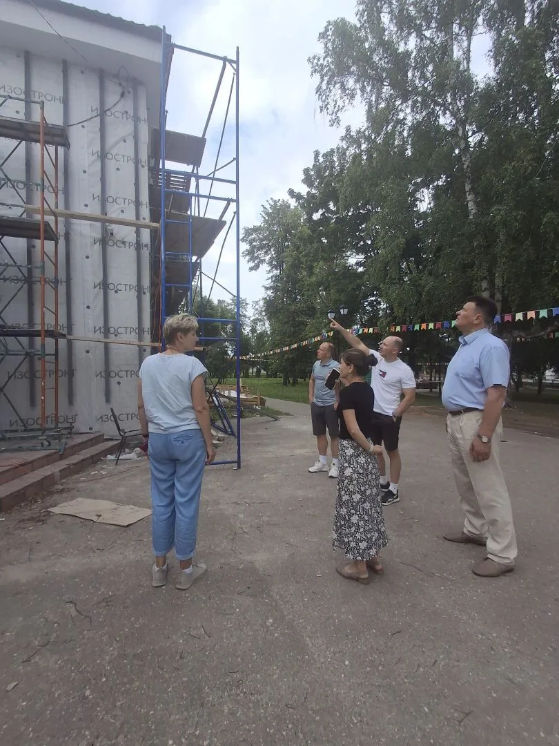 В спортивном центре посёлка Рамешки близится к завершению капитальный ремонт спортивного зала.

В ма