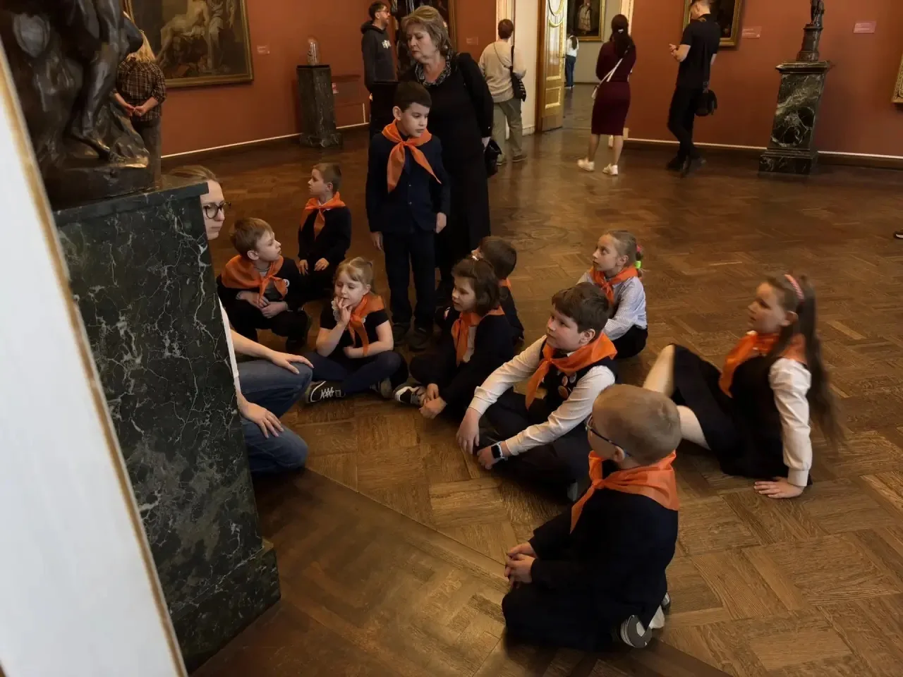 🎨✨ 20 апреля ученики 1 "Б" класса вместе со своим классным руководителем Татьяной Эдуардовной соверш