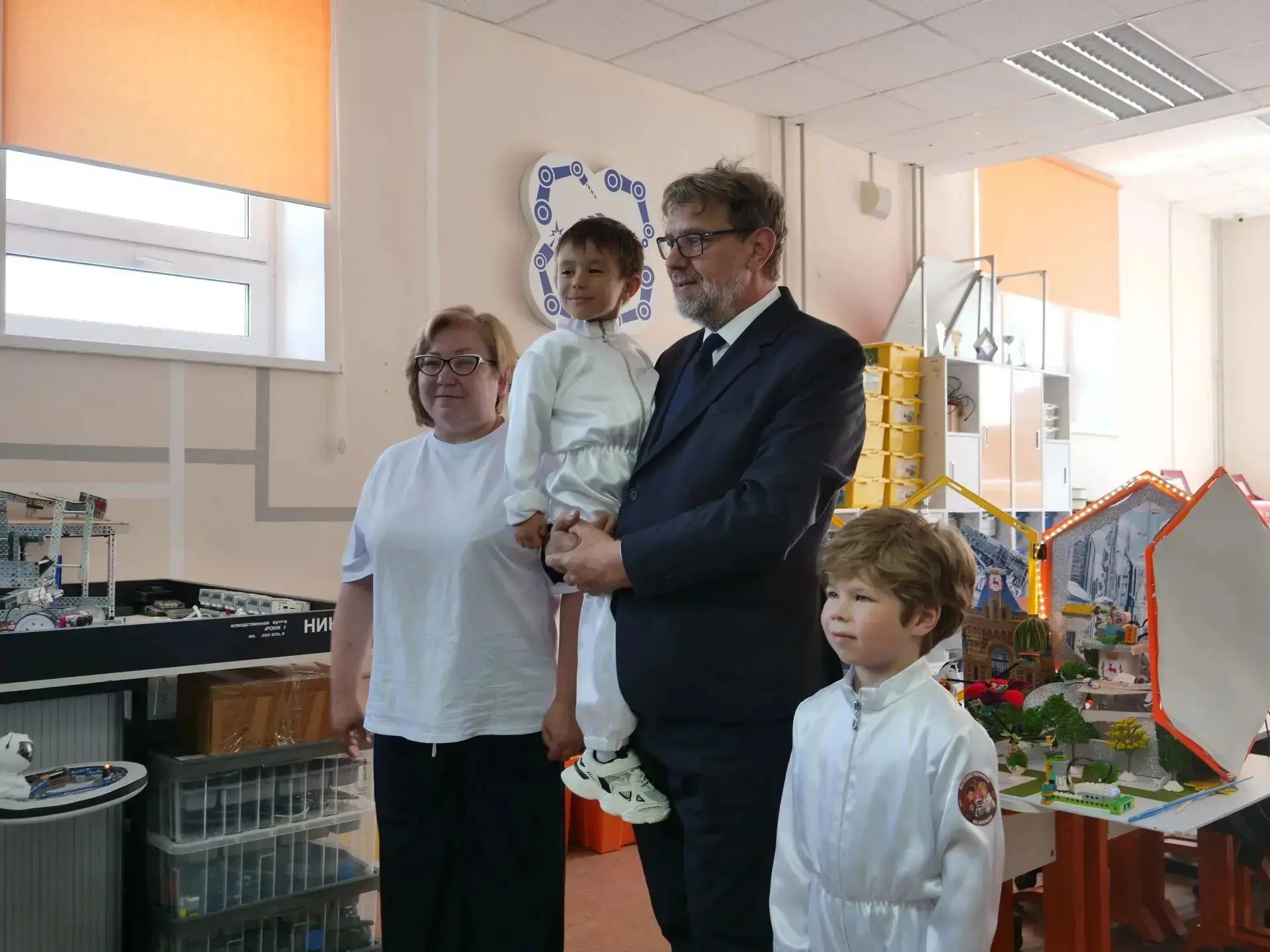 Воспитанники МАДОУ "Детский сад 46" в гостях у Кванториума!
Сегодня Технопарк принимал почётных гост