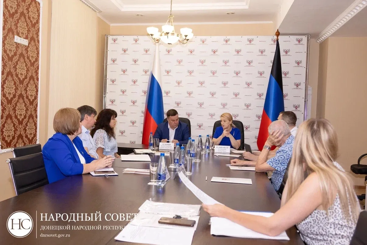 Принял участие в заседании Комитета по труду, занятости, социальной политике и делам ве...