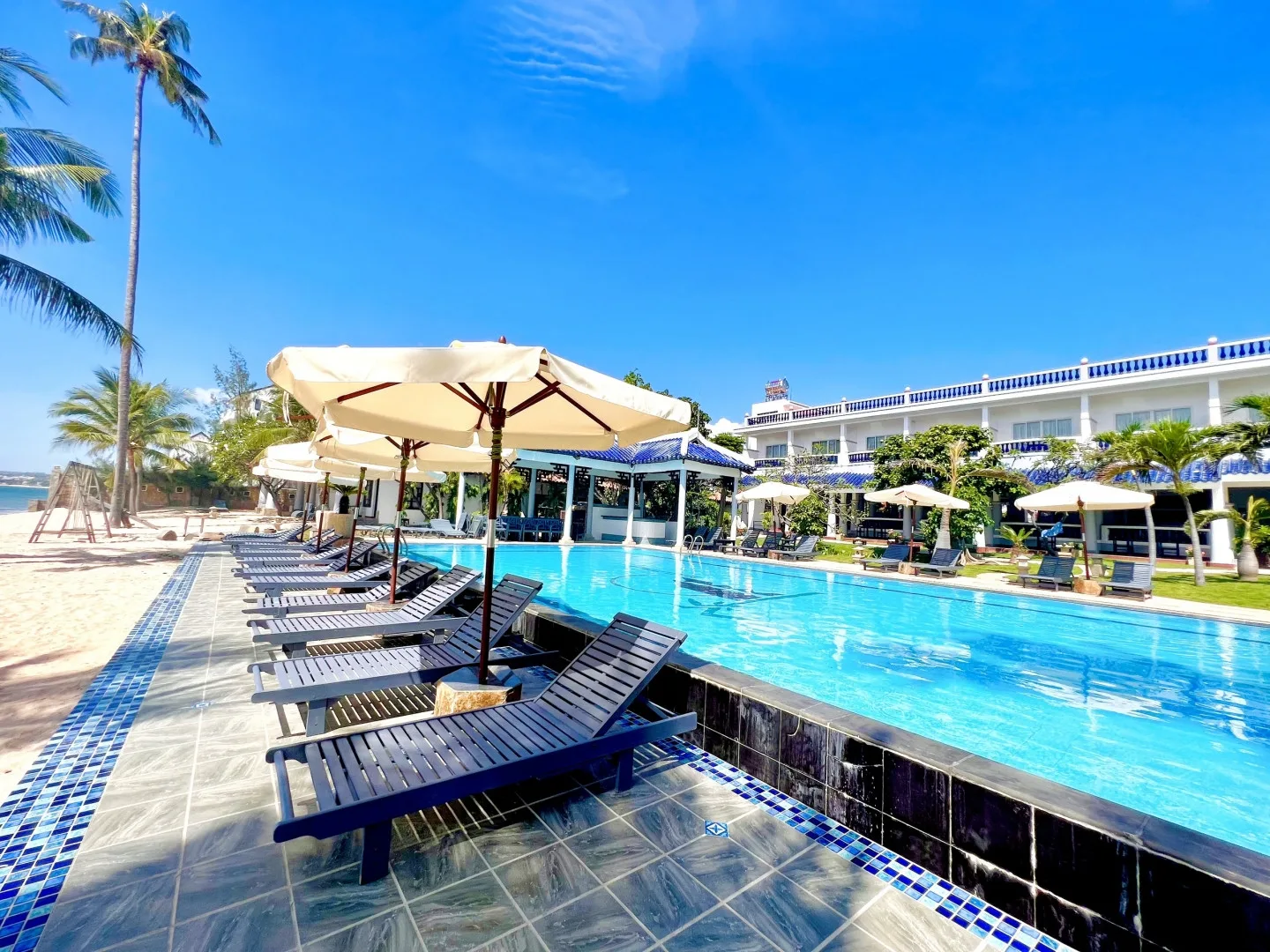 🌷Уютный Dynasty Mui Ne Beach Resort, построенный в стиле внутренних двориков дворцов Вьетнама. Удач