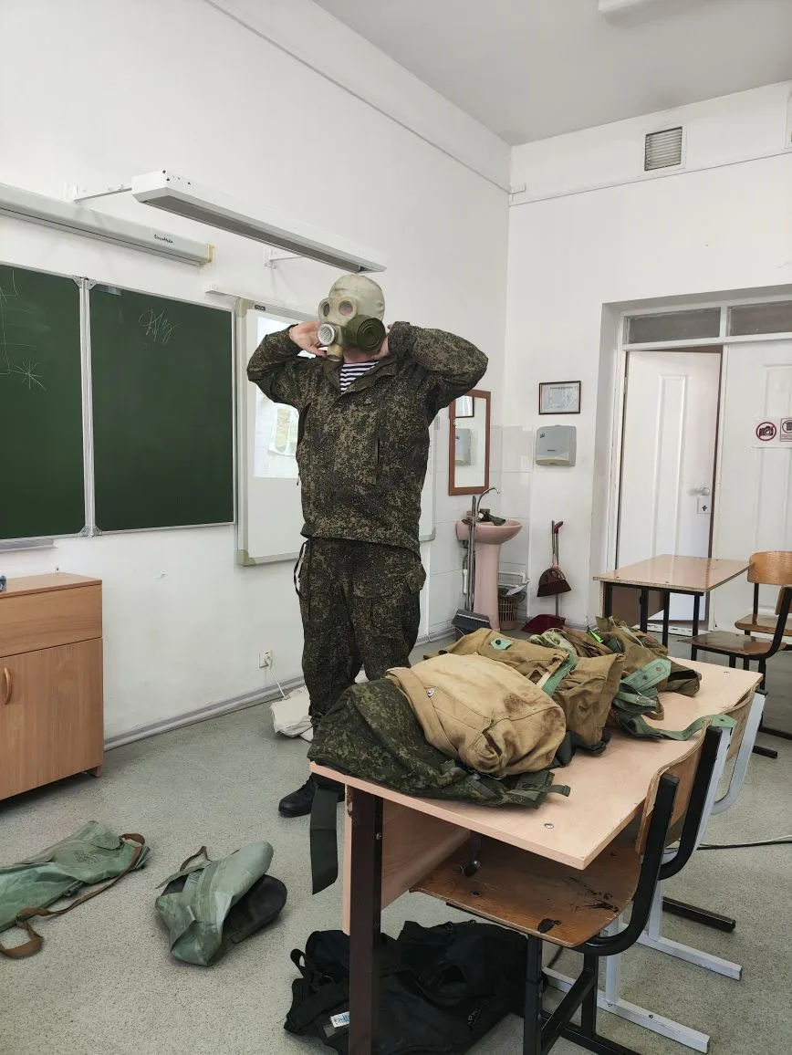Урок патриотизма и безопасности: юнармейцы отряда им. А. А. Иванова МБОУ СОШ №82 освоили средства за
