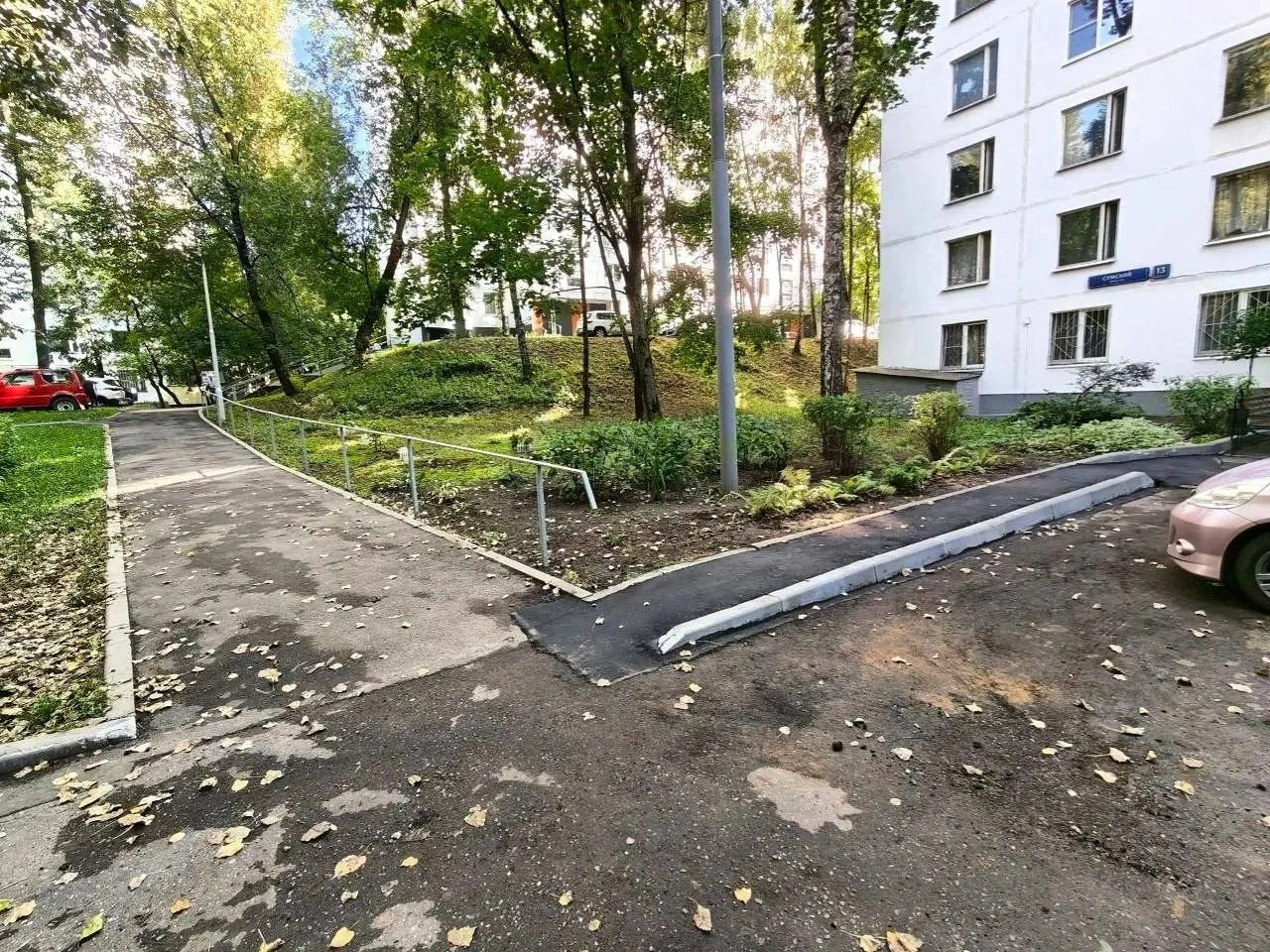 🚶 На Сумском проезде появилась новая пешеходная дорожка