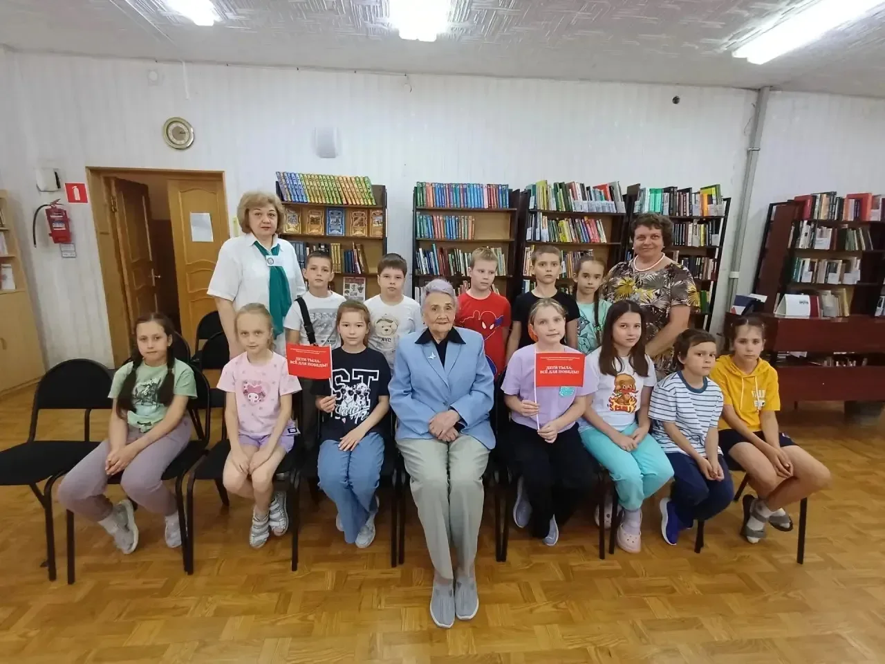 Ко Дню памяти и скорби,ребята 2 отряда встретились с ветераном тыла. В знак глубокого уважения к под