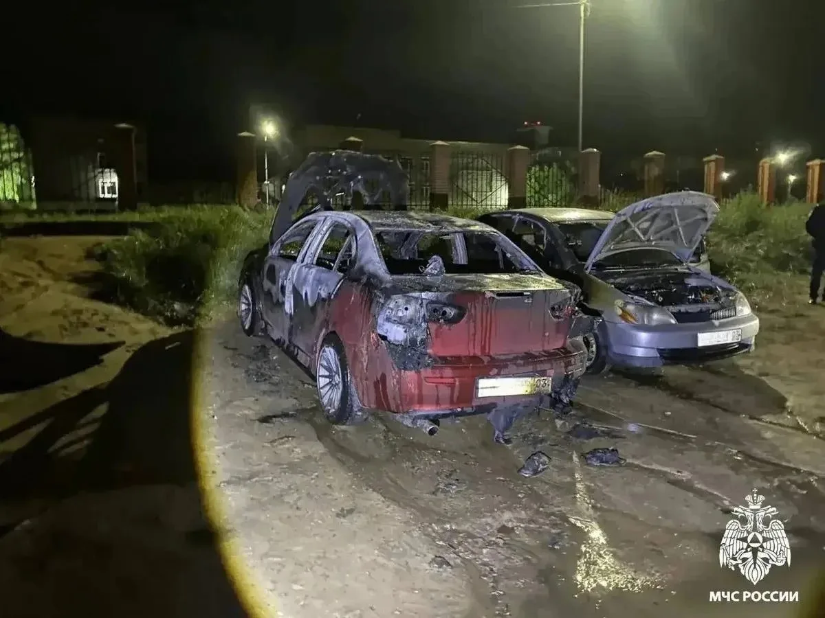 ❗ В Улан-Удэ ночью сгорели легковые автомобили