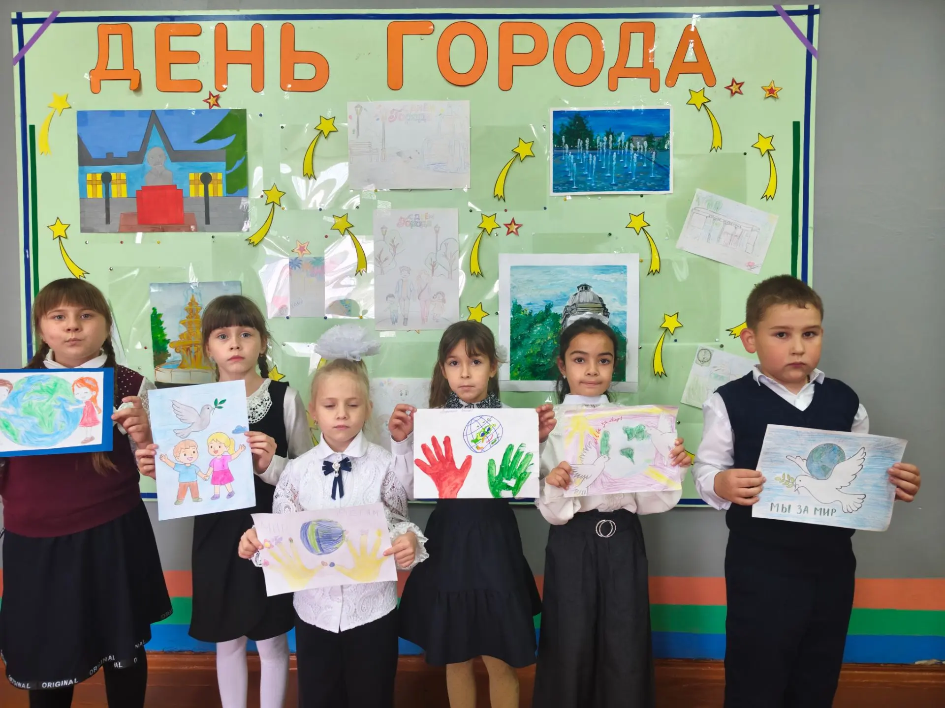 Мир в детских ладонях: «Юные Орлята» создали свои «Окна мира» ☮️🕊️