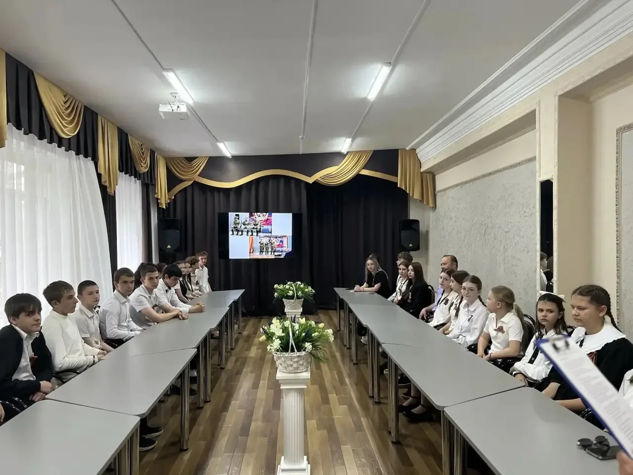 🗓️18 мая в районном Доме культуры прошла встреча Главы Арзгирского муниципального окру...