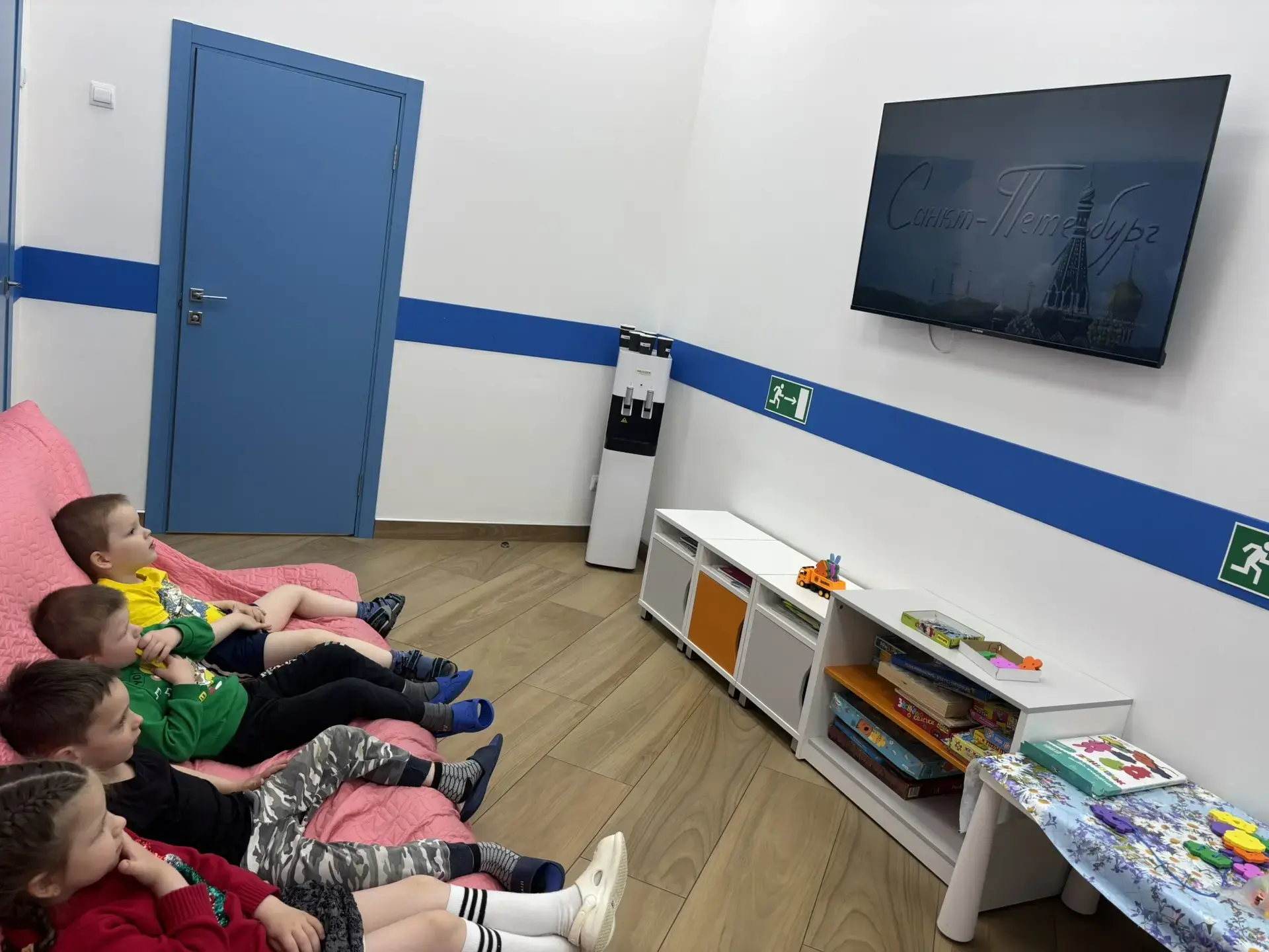 🙌 В День рождения Санкт-Петербурга для самых юных воспитанников Центра «Прометей» прошло познавател