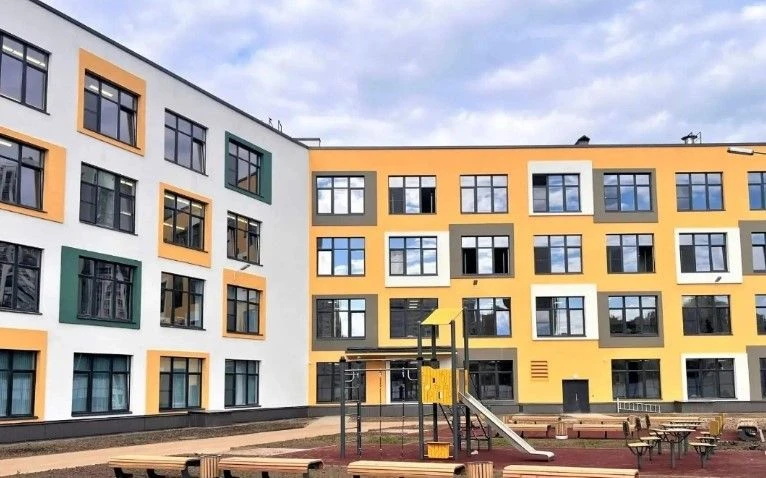 В Приморском районе 1 сентября откроется новая школа. Здание на улице Лидии Зверевой ин...