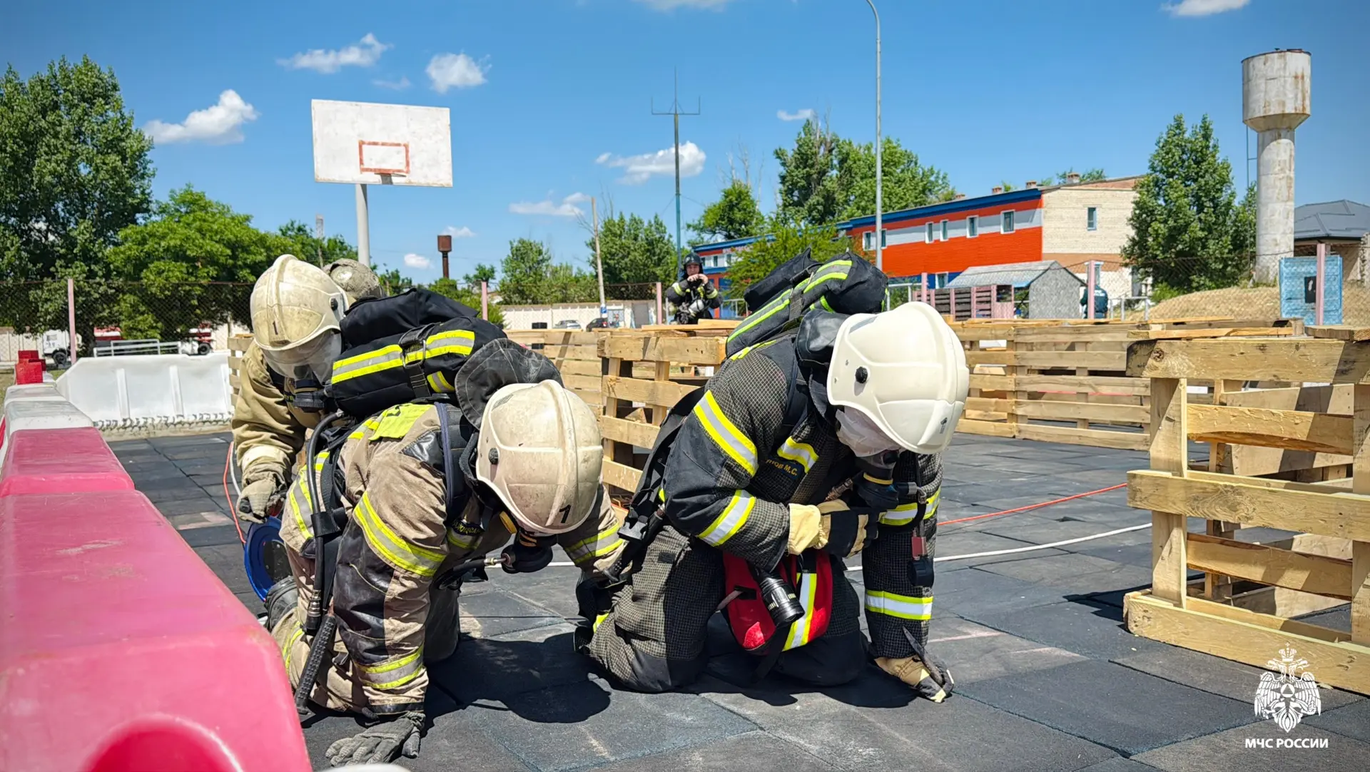 🚒 В Калмыкии определили лучшее звено ГДЗС

👩‍🚒На территории специализированной пожарно-спасательн