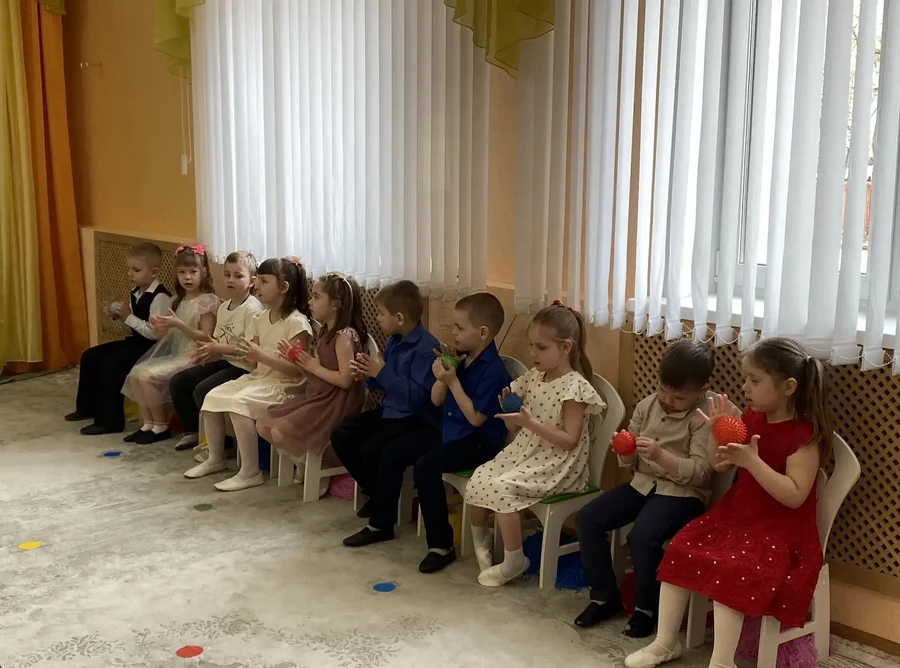 В логопедической группе "Колокольчик"  прошло интегрированное занятие-праздник "К Весне...