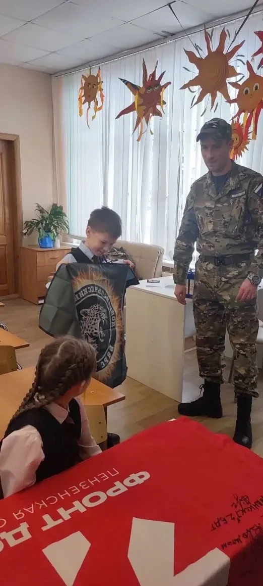 24 февраля состоялась встреча учащихся 4 «А» класса с земляком — участником СВО Романом А., который 