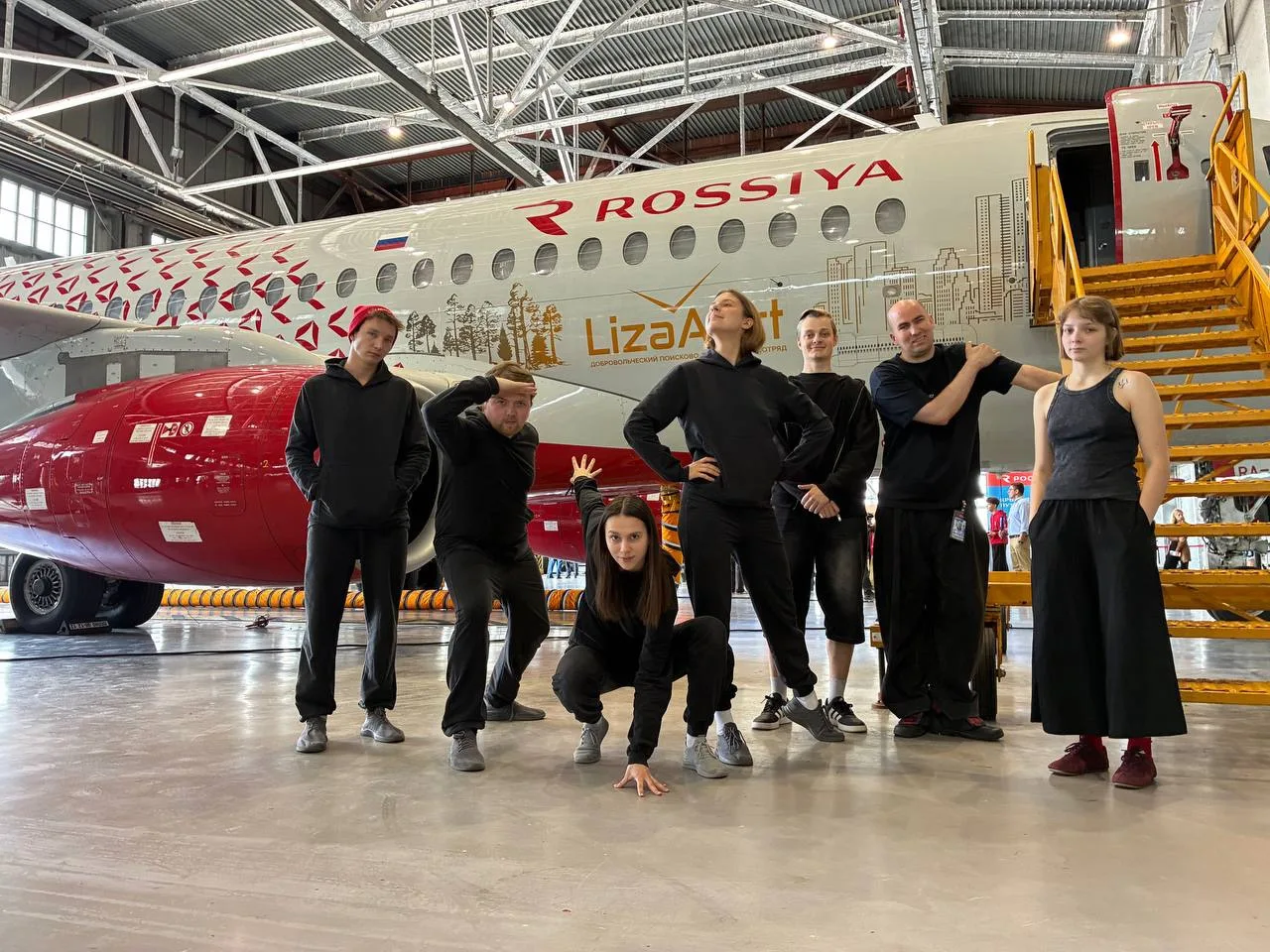 ✈️Маршрут перестроен: «Поиск продолжается» сыграли на борту самолета!

На этот раз спектакль Дмитрия
