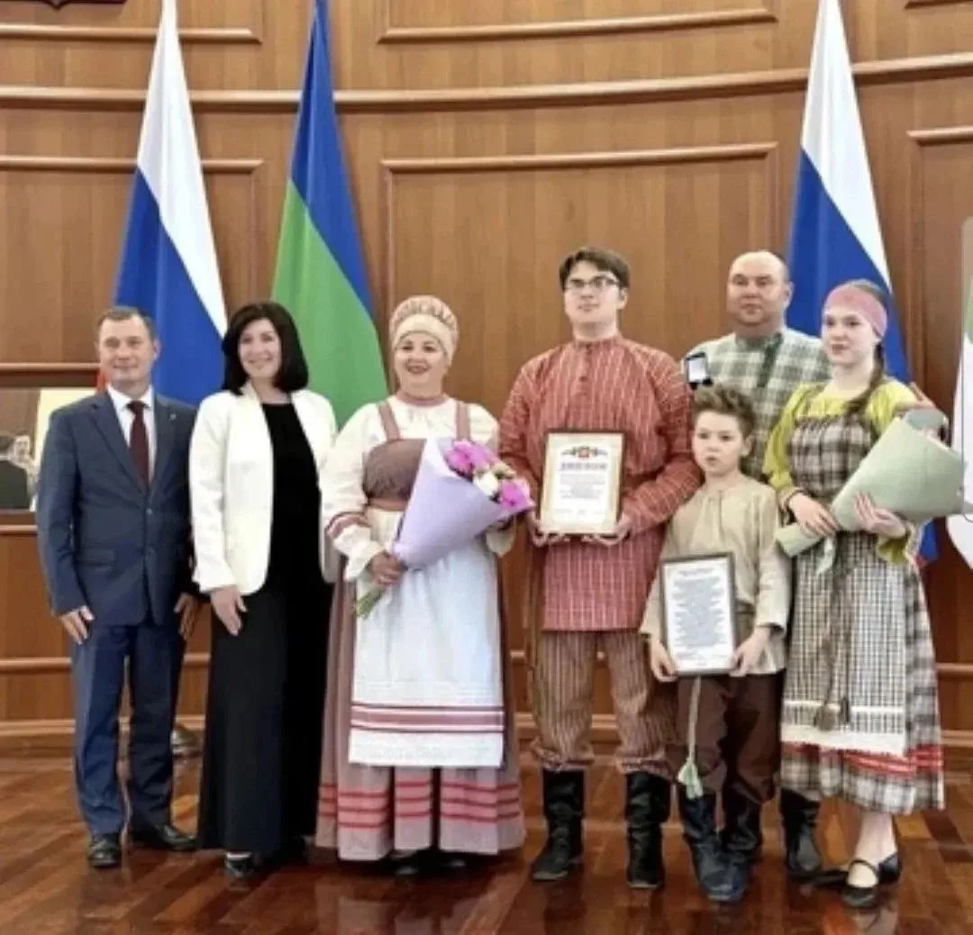Семья Веретенниковых из Визинги победила во Всероссийском конкурсе «Семья года»!

Они стали лучшими 