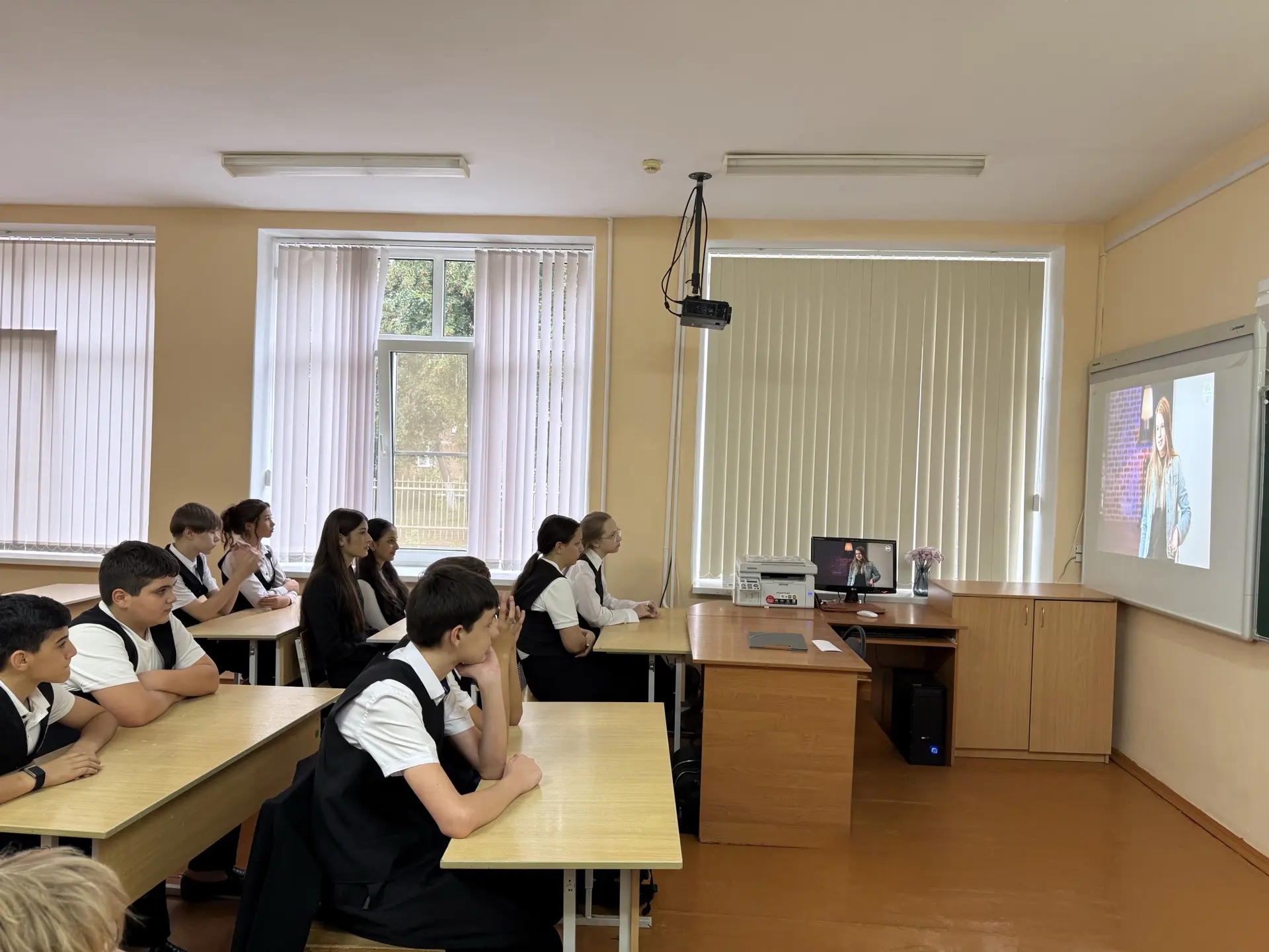📣 В 8 «А» классе прошло тематическое профориентационное занятие «Открой своё будущее» ...