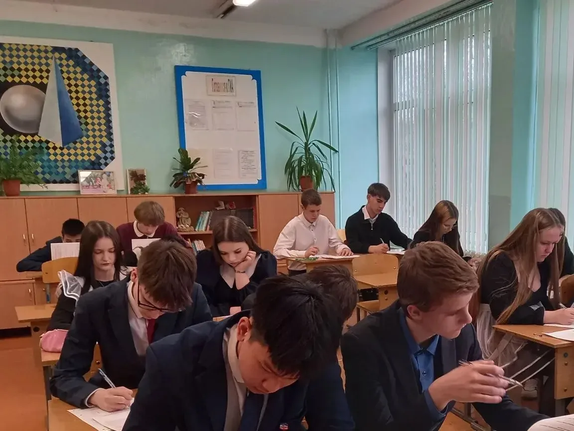 🇷🇺Сегодня наши ученики, родители и педагоги присоединились к международной патриотической акции «Дик