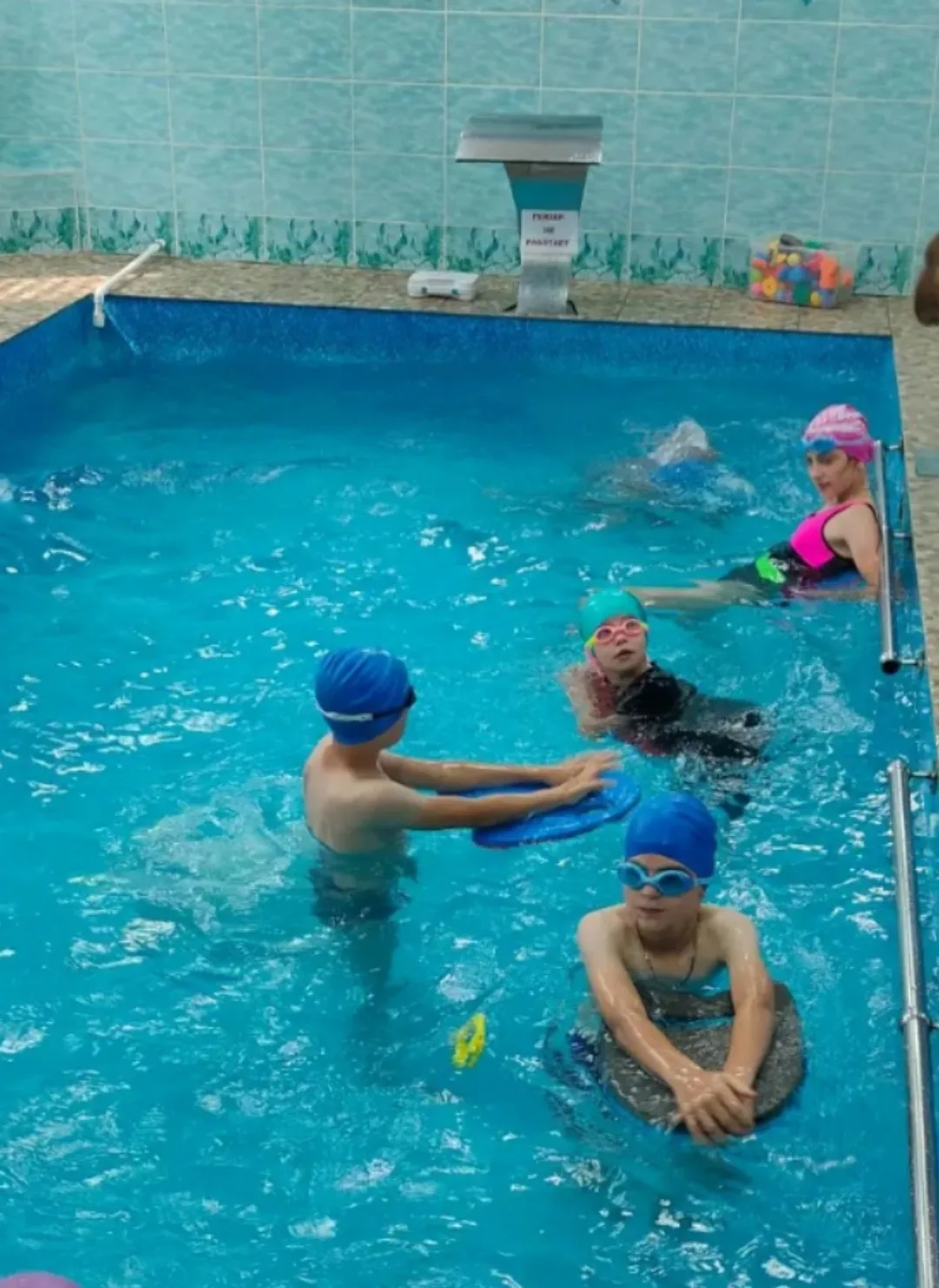 Брызги, улыбки и первые победы в воде! 🌊