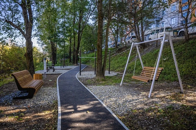 Дороги, площадки и зоны отдыха обновили во дворах Владивостока