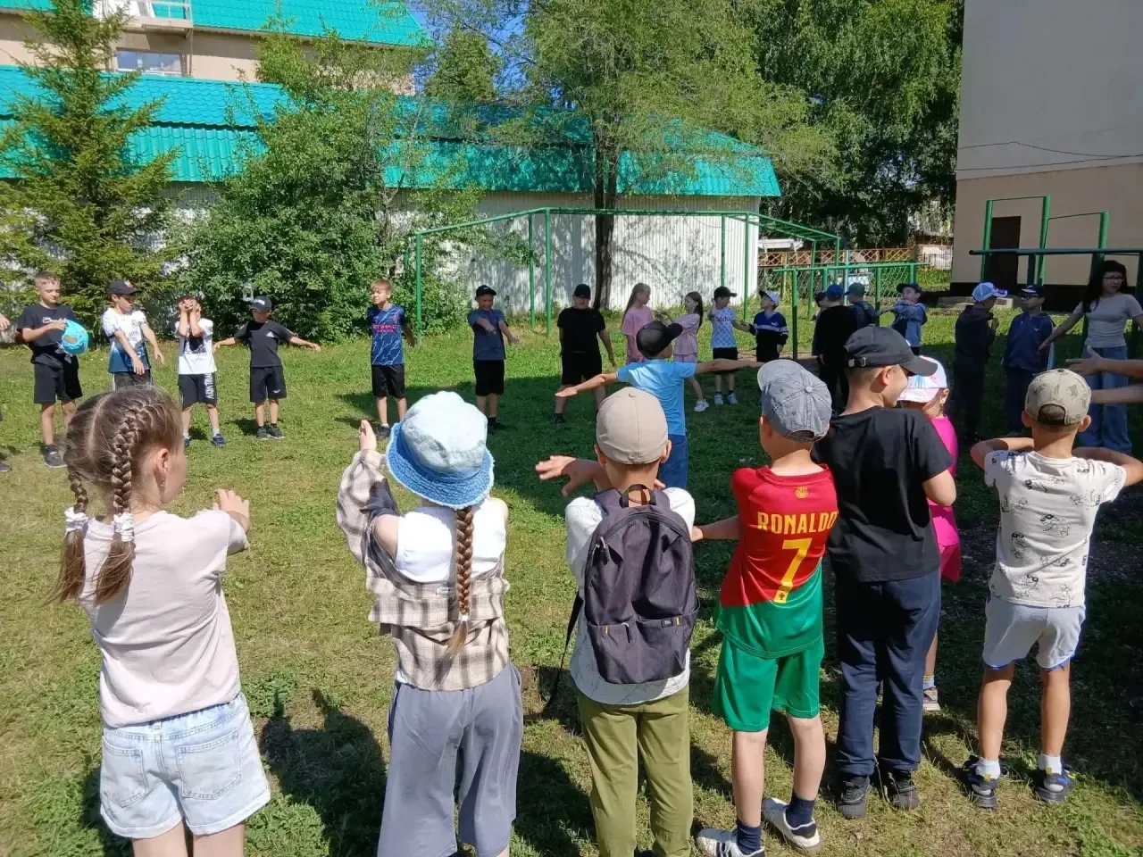 «День профессий и цифровых технологий»

16 июня в пришкольном лагере прошёл насыщенный день, посвящё