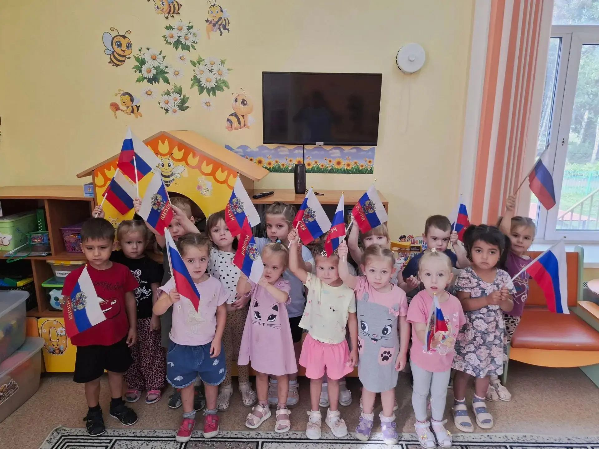 🇷🇺В рамках празднования Дня Государственного флага Российской Федерации, во второй мл...