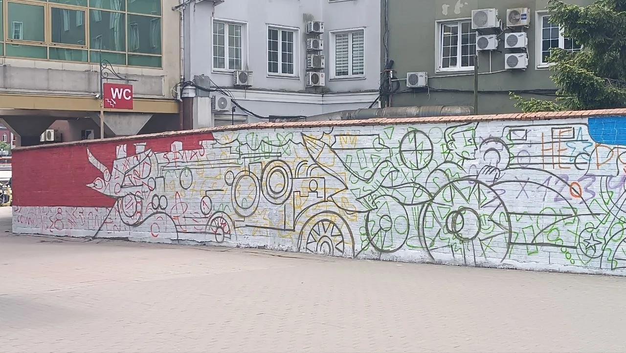 🎨🚂 На заборе у Северного вокзала появится новое граффити к 80-летию области.  Эскиз мы уже показывал