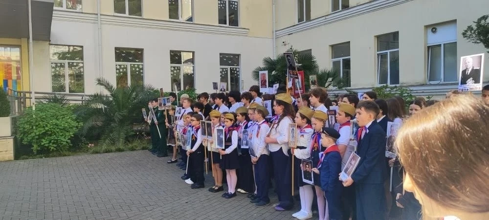 🎖 В преддверии 81-й годовщины Дня Победы в стенах нашей гимназии прошла  акция «Бессмертный полк: Ге