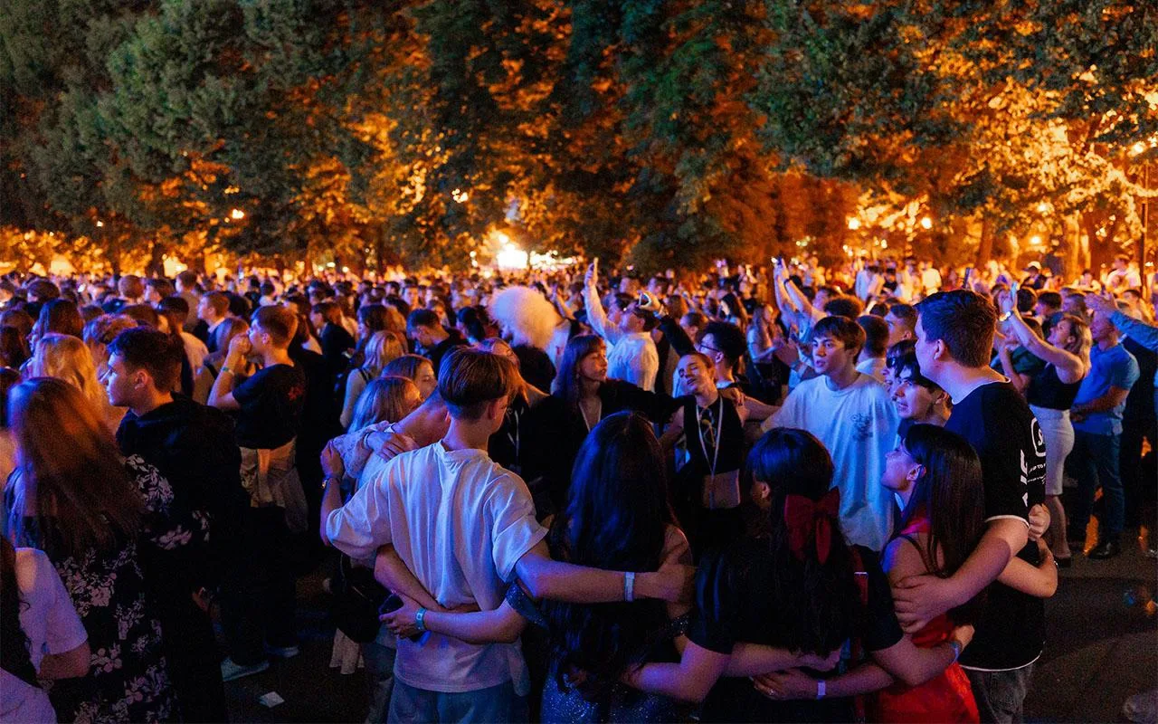 🎉 Общегородской выпускной на ВДНХ пройдет в ночь с 26 на 27 июня.