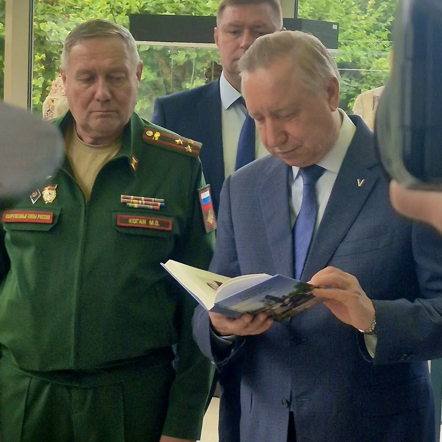 Сегодня выставку достижений «Родной район» в Доме молодежи «Царскосельский» посетили гу...