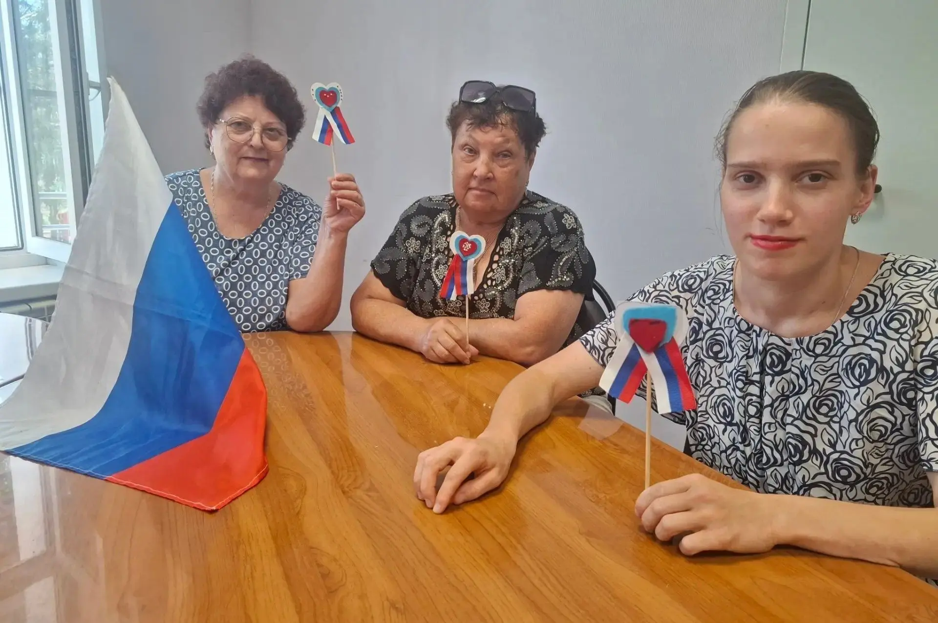 В Икрянинском комплексном центре прошли мероприятия ко Дню Государственного флага Росси...