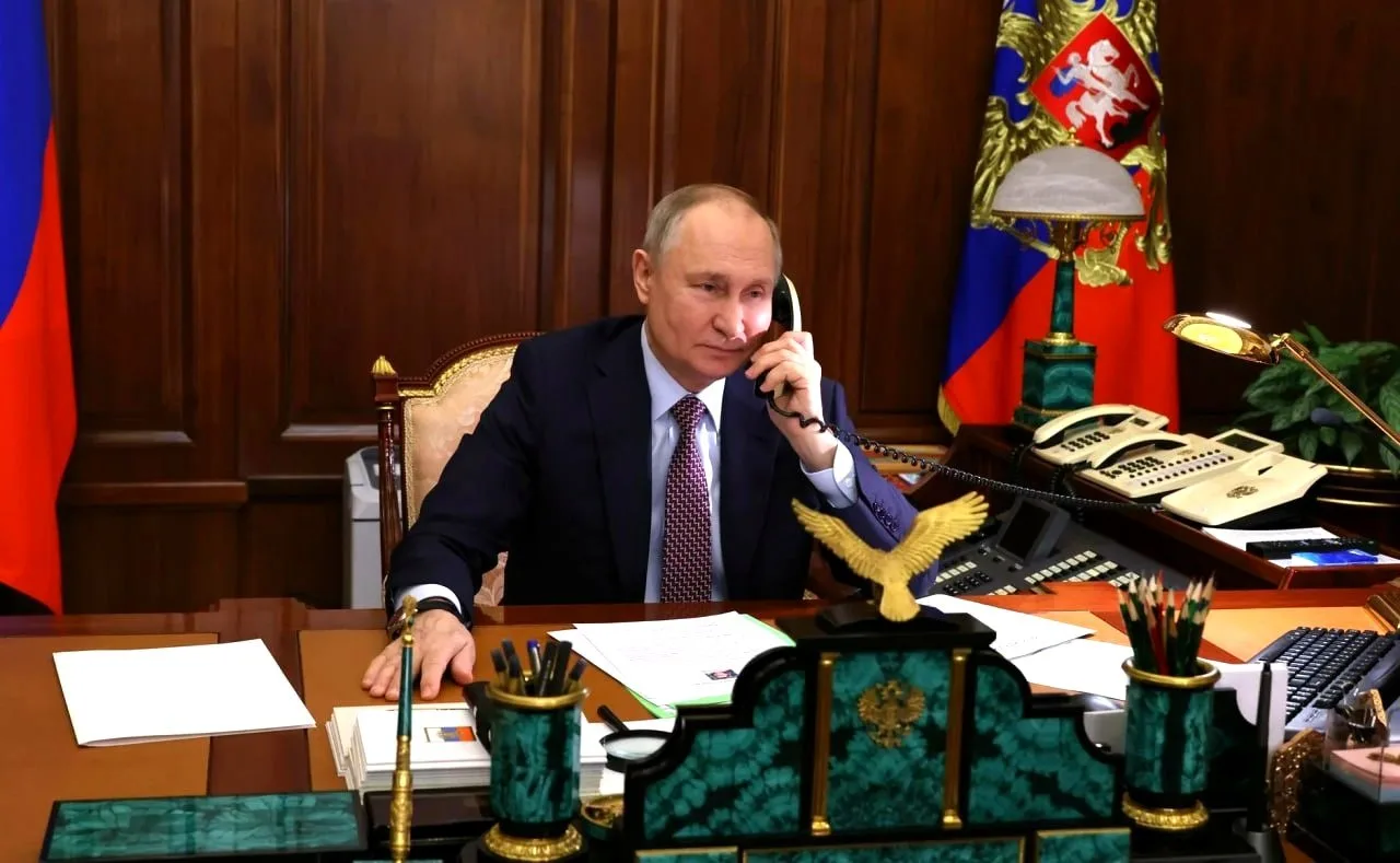 Владимир Путин 7 октября, в свой день рождения, проведет серию телефонных переговоров с...
