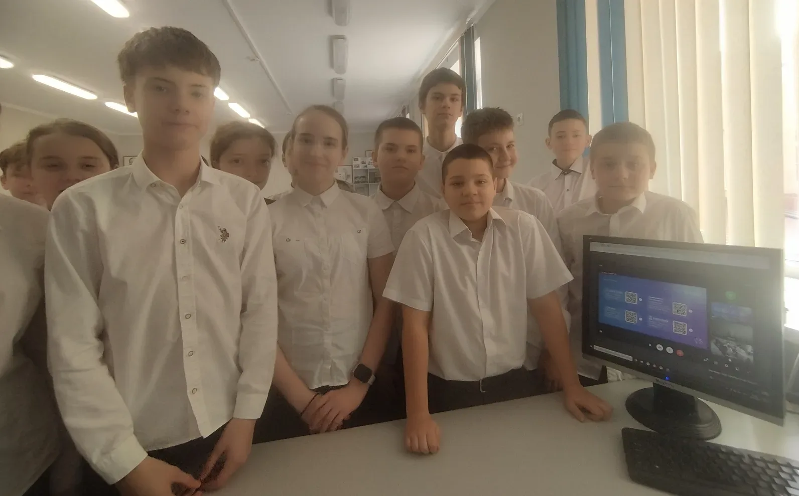 Обучающиеся МАОУ "Школа №10",  в рамках внеурочной деятельности приняли участие в онлайн-занятии на 