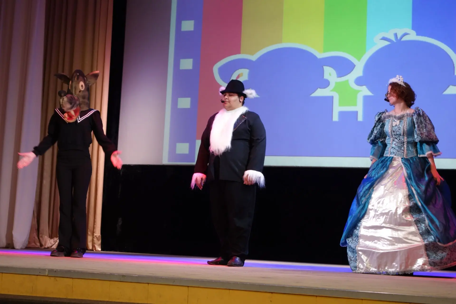 Торжественное открытие фестиваля «Радуга»: Магия кино в стенах молодежного центра «Гала...