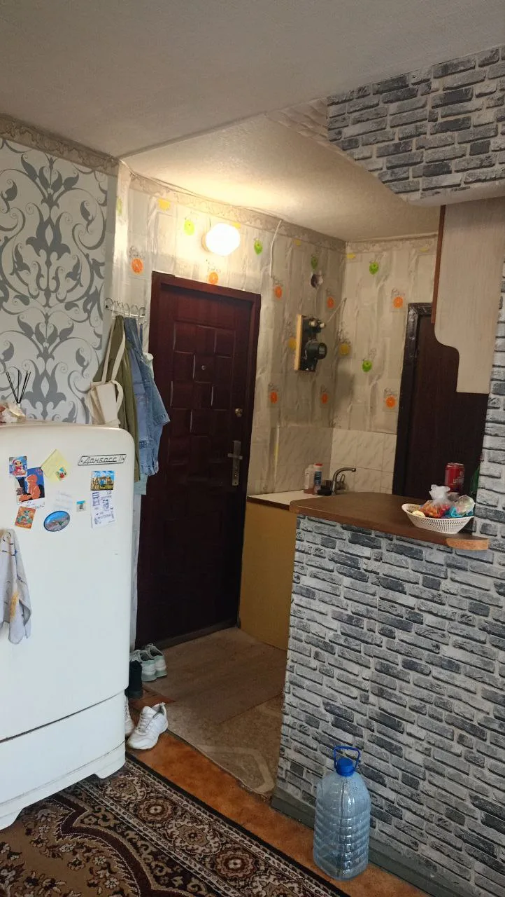 Продам 2-комн полугостинку, ул. Оборонная, 5/5, кирпич, крыша  новая, в доме был произв...