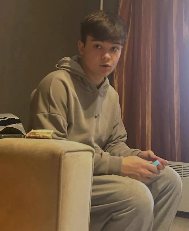 ❗️Во Владикавказе убили 18-летнего парня, возбуждено уголовное дело
 
Иристонским межрайонным следст