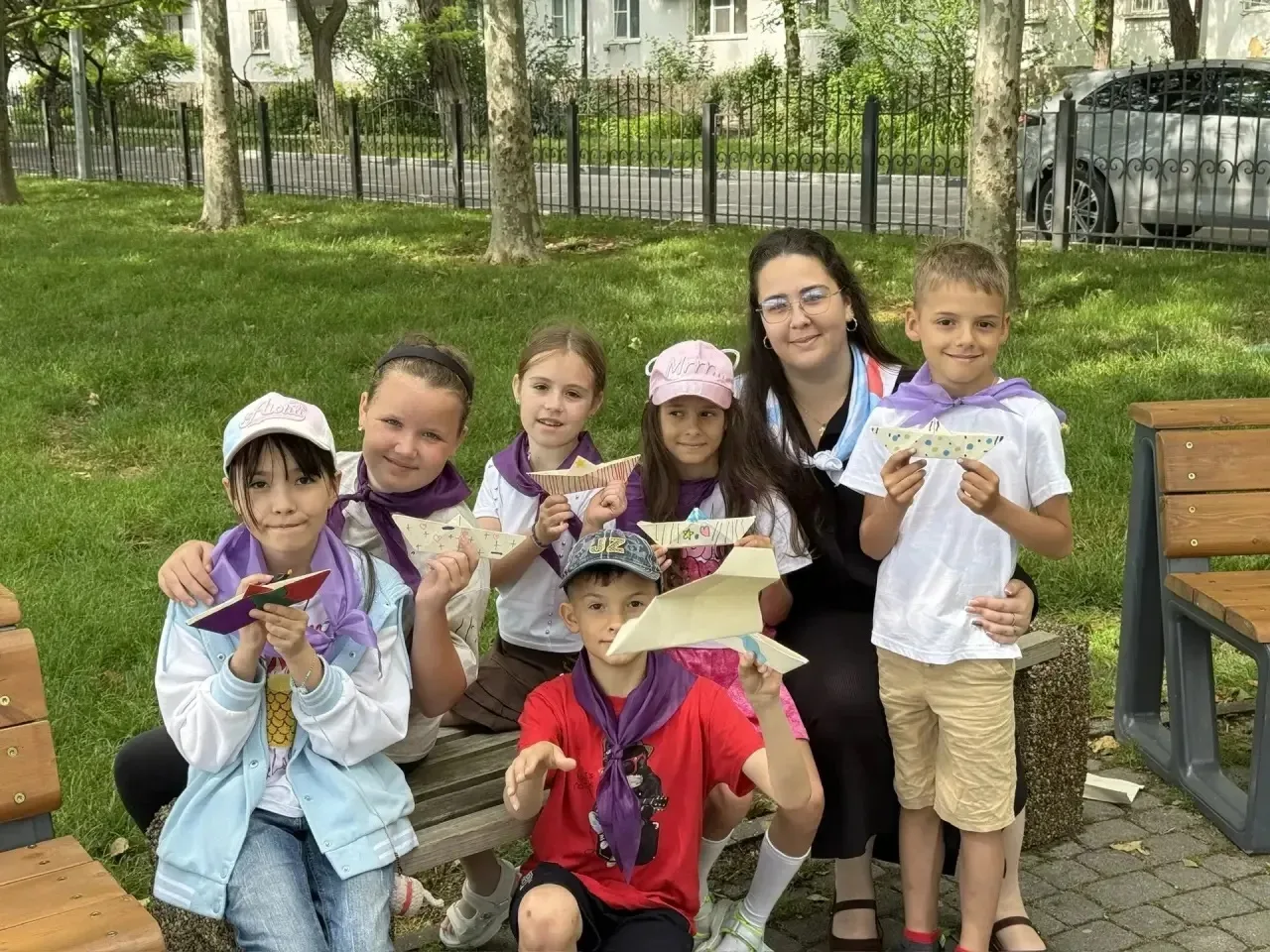 День в нашем школьном лагере — по-настоящему интересный! 🌟

Сегодня у нас было много движения и тво