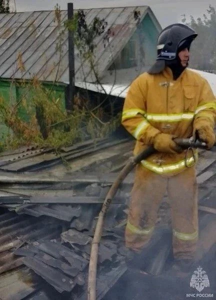 В поселке Краснохолм Оренбургской области при пожаре в хозяйственной постройке погиб се...