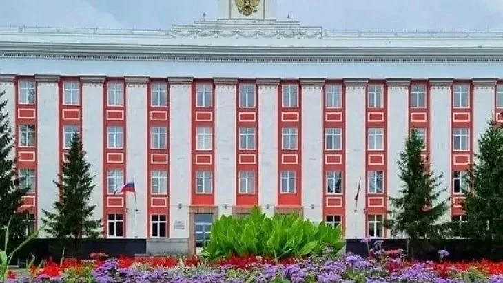 В актовом зале Правительства Алтайского края обновят кресла на 6,2 млн рублей